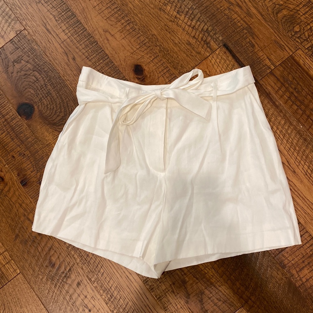 Antonio Melani  cream shorts
